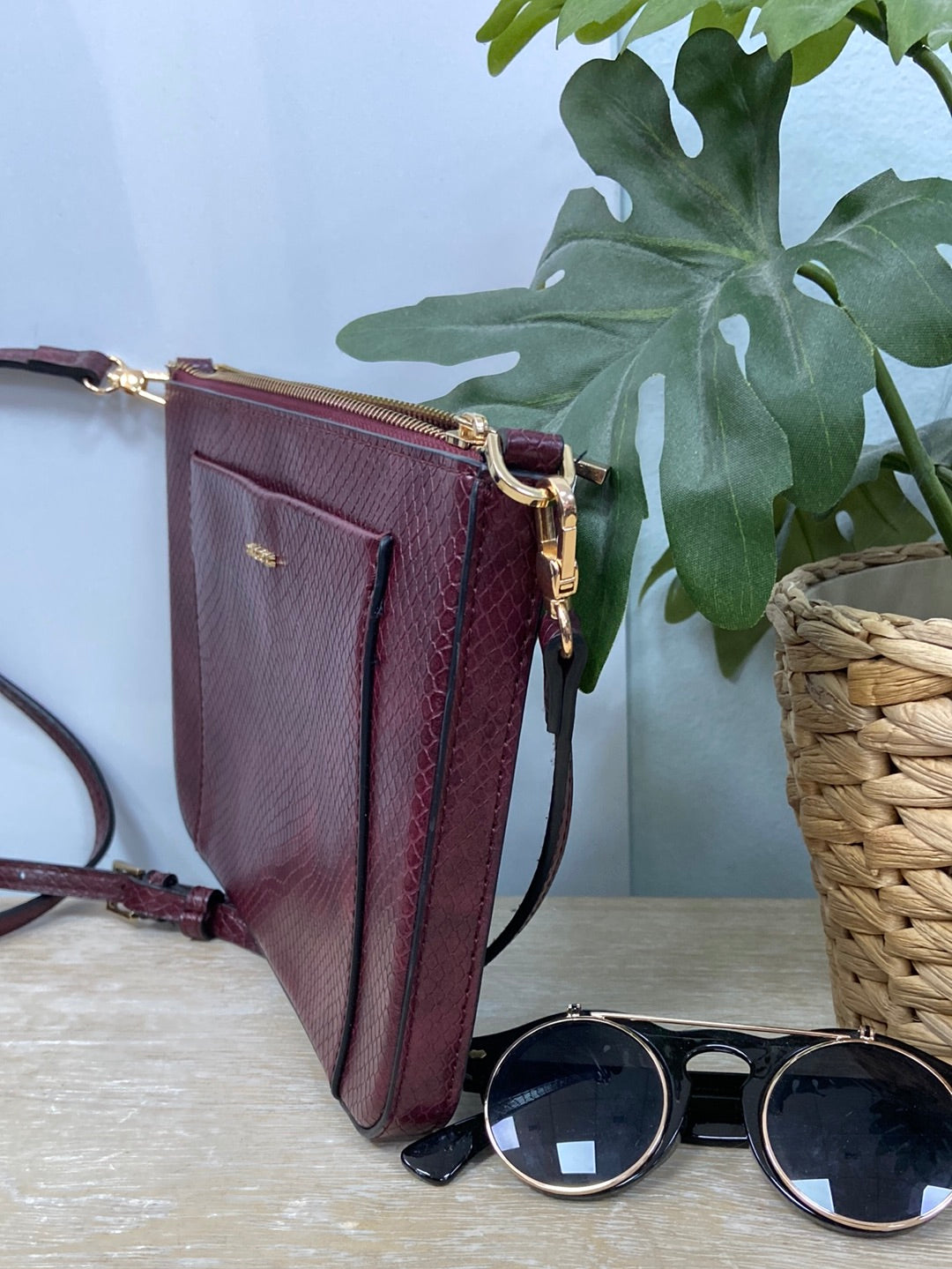 PARFOIS.Bolso burdeos bandolera