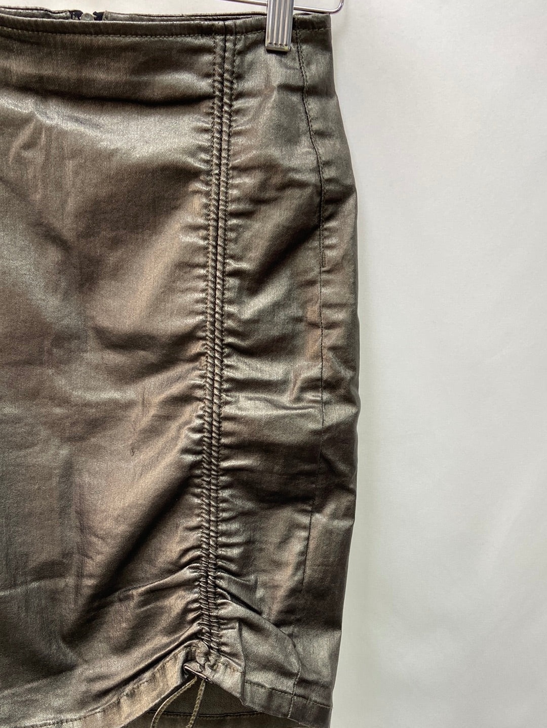 ZARA.Falda encerada T.S