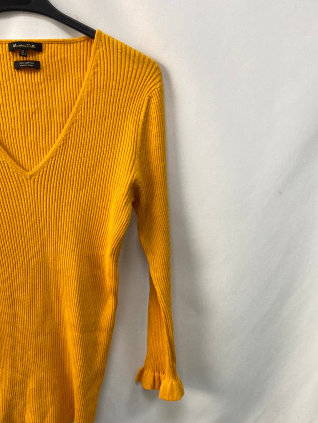 MASSIMO DUTTI. Jersey canalé mostaza T.l