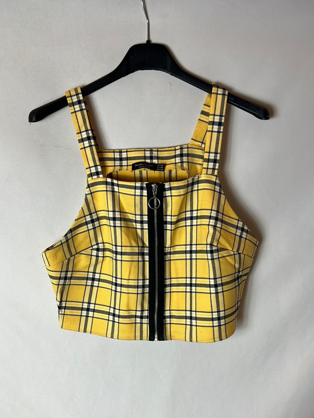 BERSHKA. Croptop cremallera cuadros.. T M