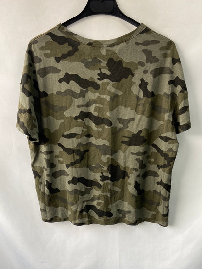 ZARA. Camiseta camuflaje T.s