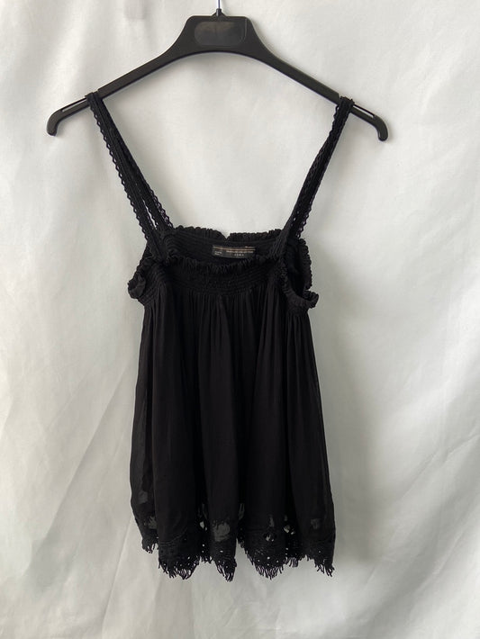 ZARA. Top negro encaje T.S