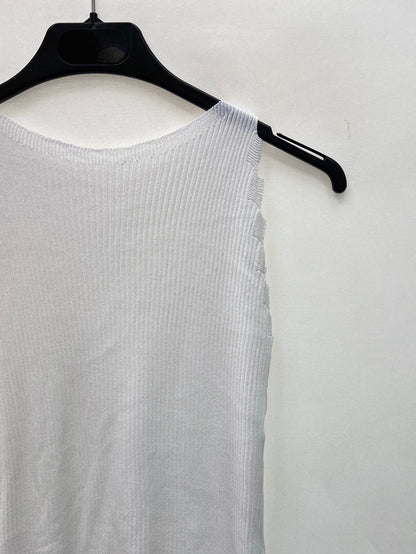 OTRAS.Top blanco halter T.S/M