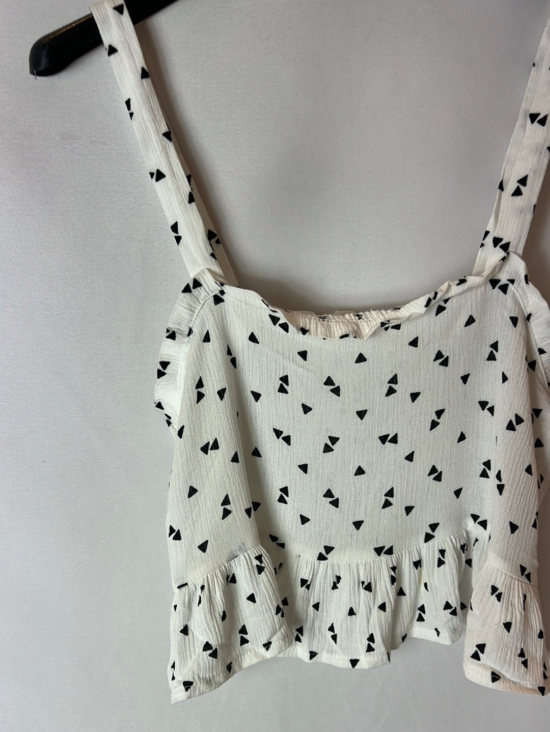 LEFTIES. Croptop blanco y negro. TXS