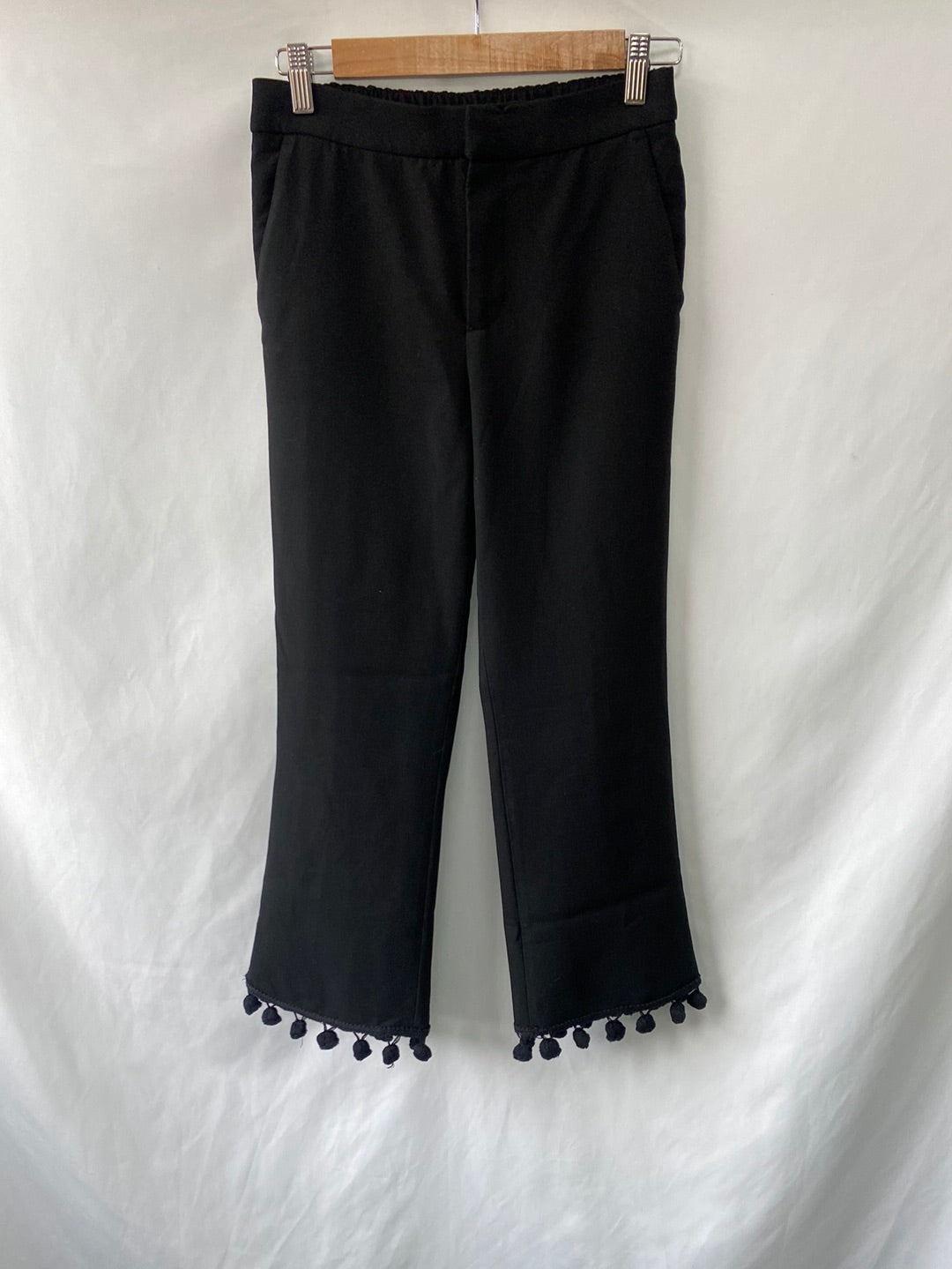 ZARA.Pantalones negros borlas T.XS