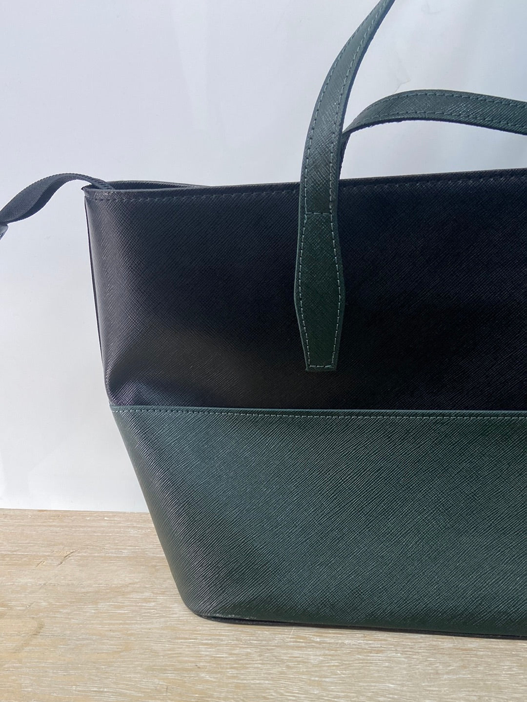 OTRAS. Bolso polipiel bicolor