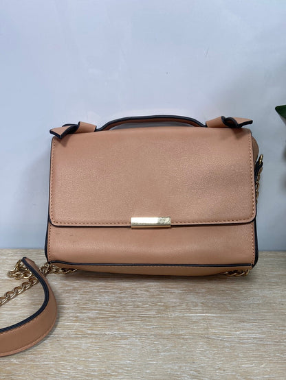 PULL&BEAR. Bolso rosa palo