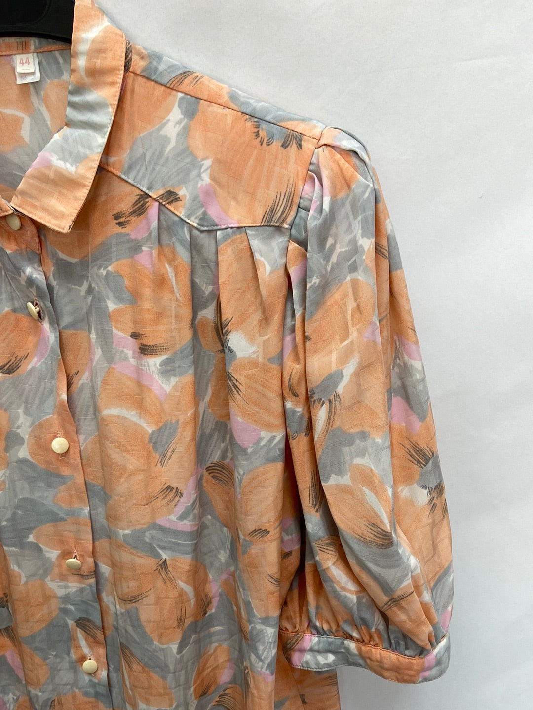 OTRAS.Blusa vintage hombreras T.s