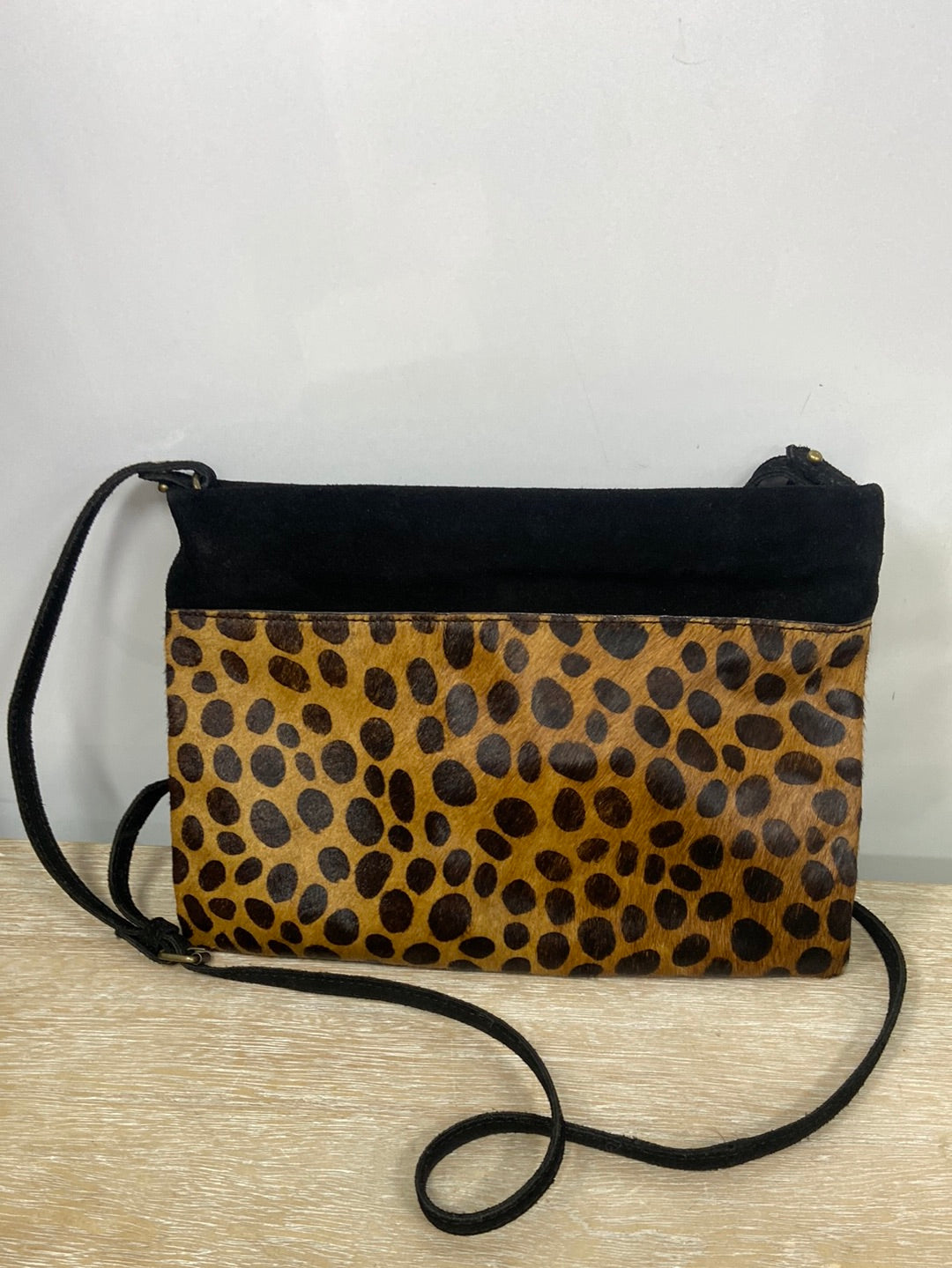 MANGO.Bolso piel animal print