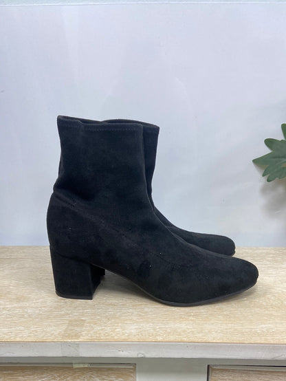 OTRAS.Botines negros antelina neopreno T.40