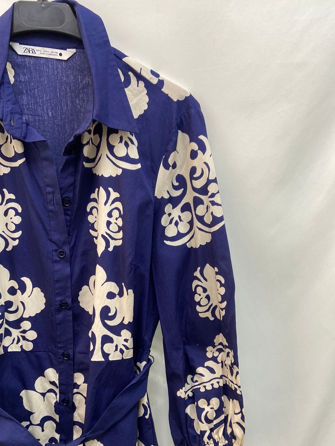 ZARA. vestido corto estampado T.M