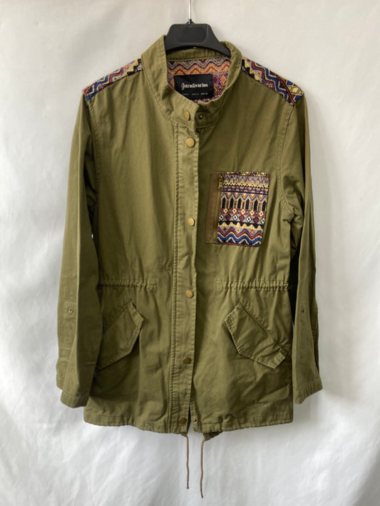 STRADIVARIUS.Fine green embroidered TS jacket