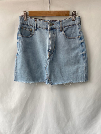 BERSHKA. Short denim skirt S.38