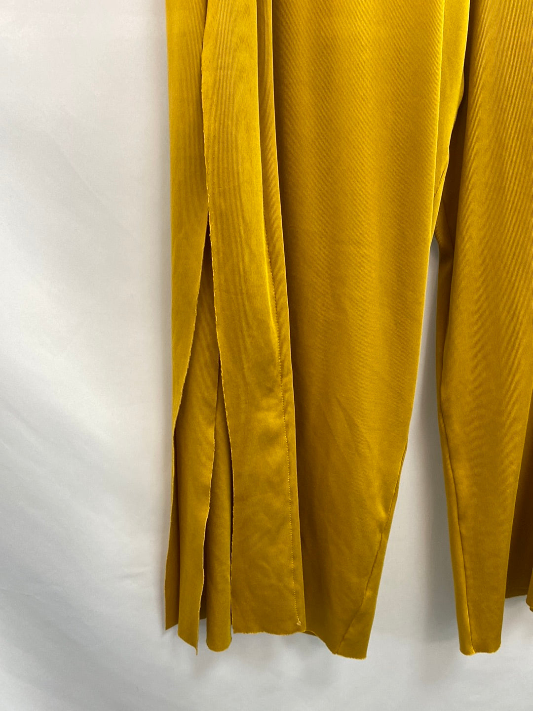 ZARA.Culottes amarillos T.M