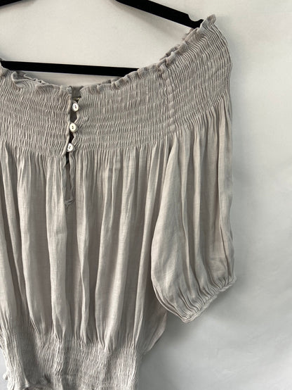 ZARA. Blusa cuello barco