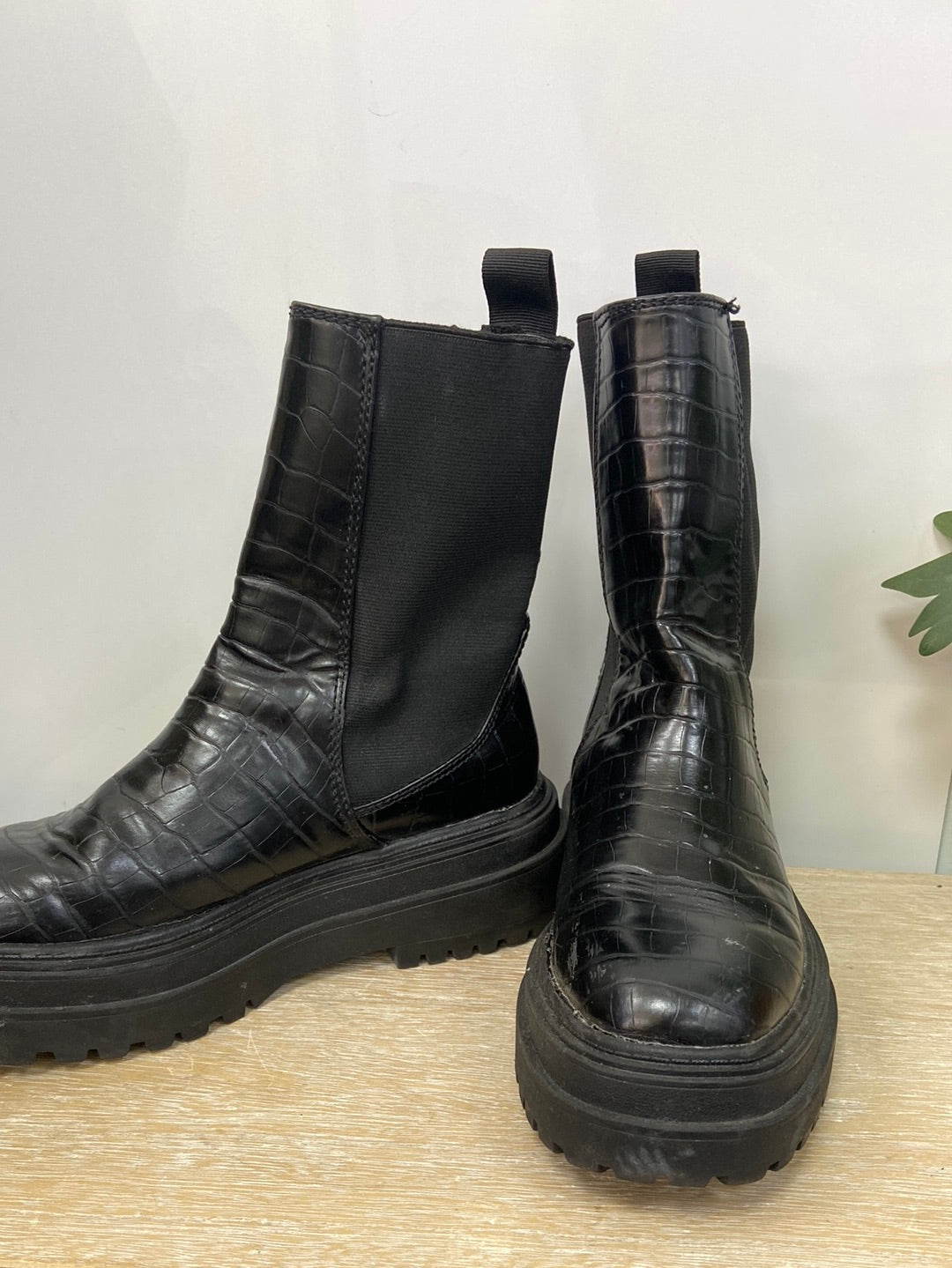 ZARA.Botas plataforma drak T.38