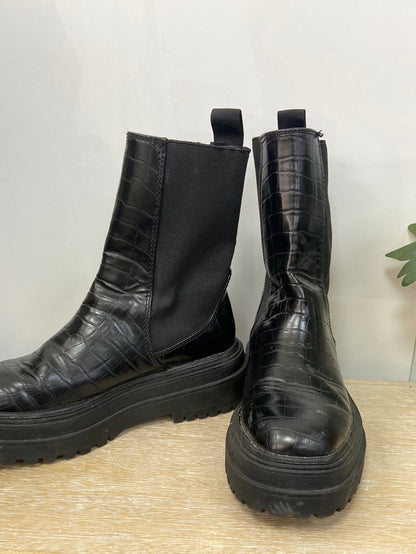 ZARA.Botas plataforma drak T.38