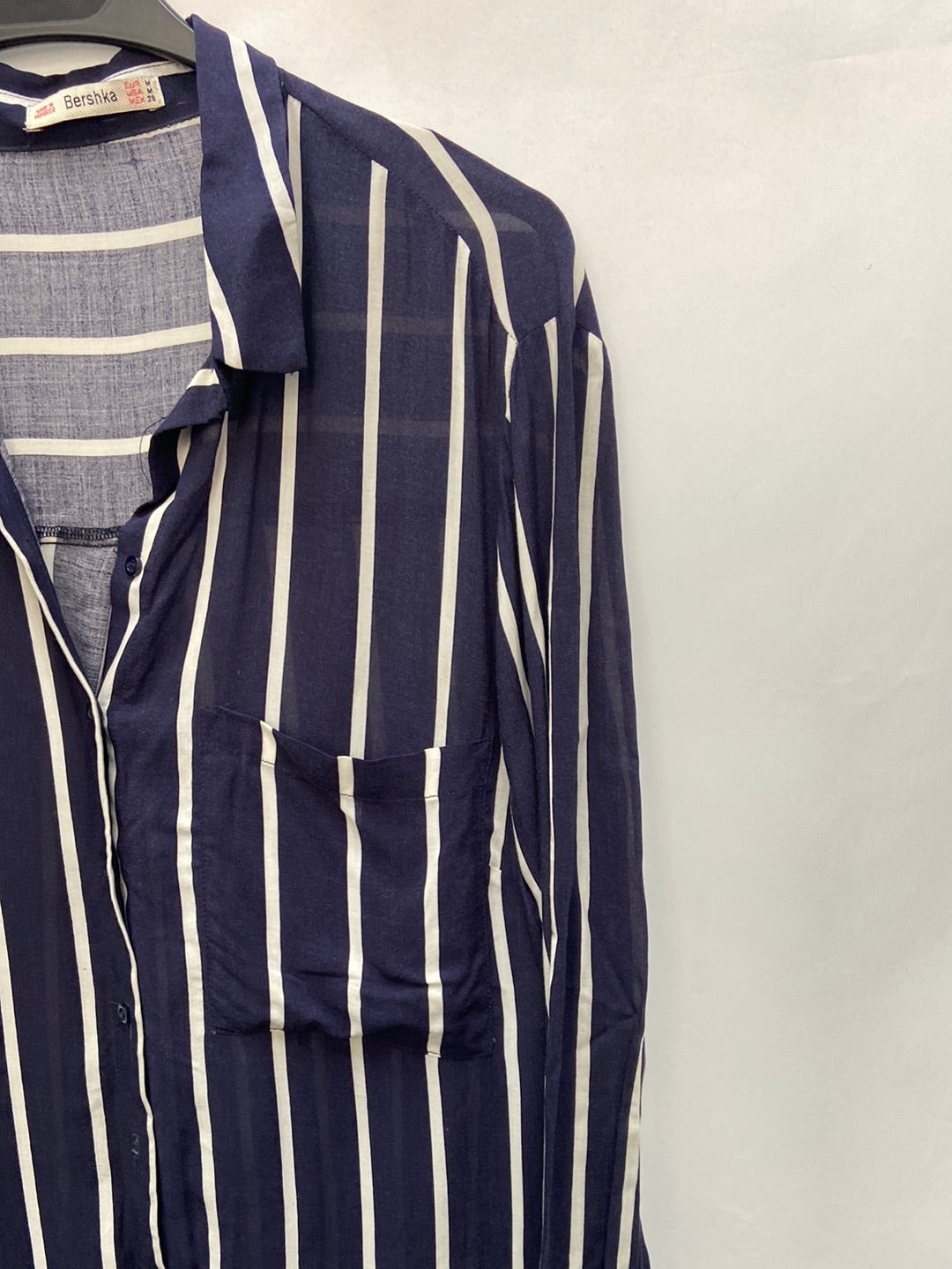 BERSHKA.Camisa azul rayas T.M