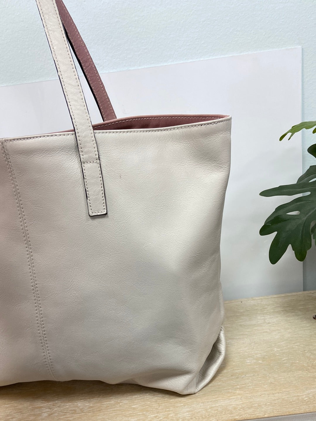 OTRAS. Bolso blanco grande