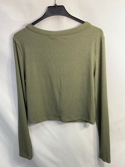 H&amp;M. Green elastic ribbed top TL