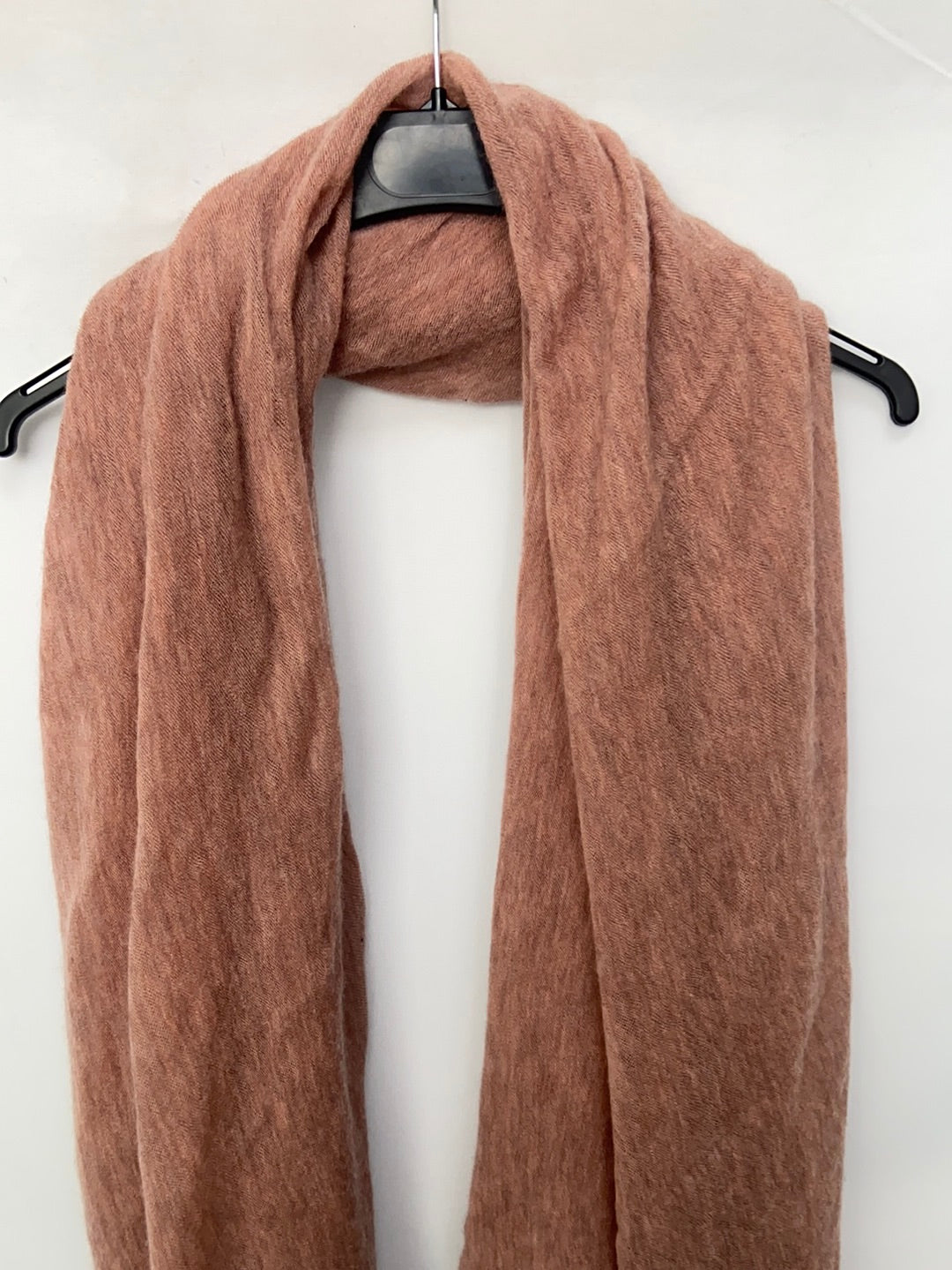 MASSIMO DUTTI.Bufanda rosita 100% cashemere