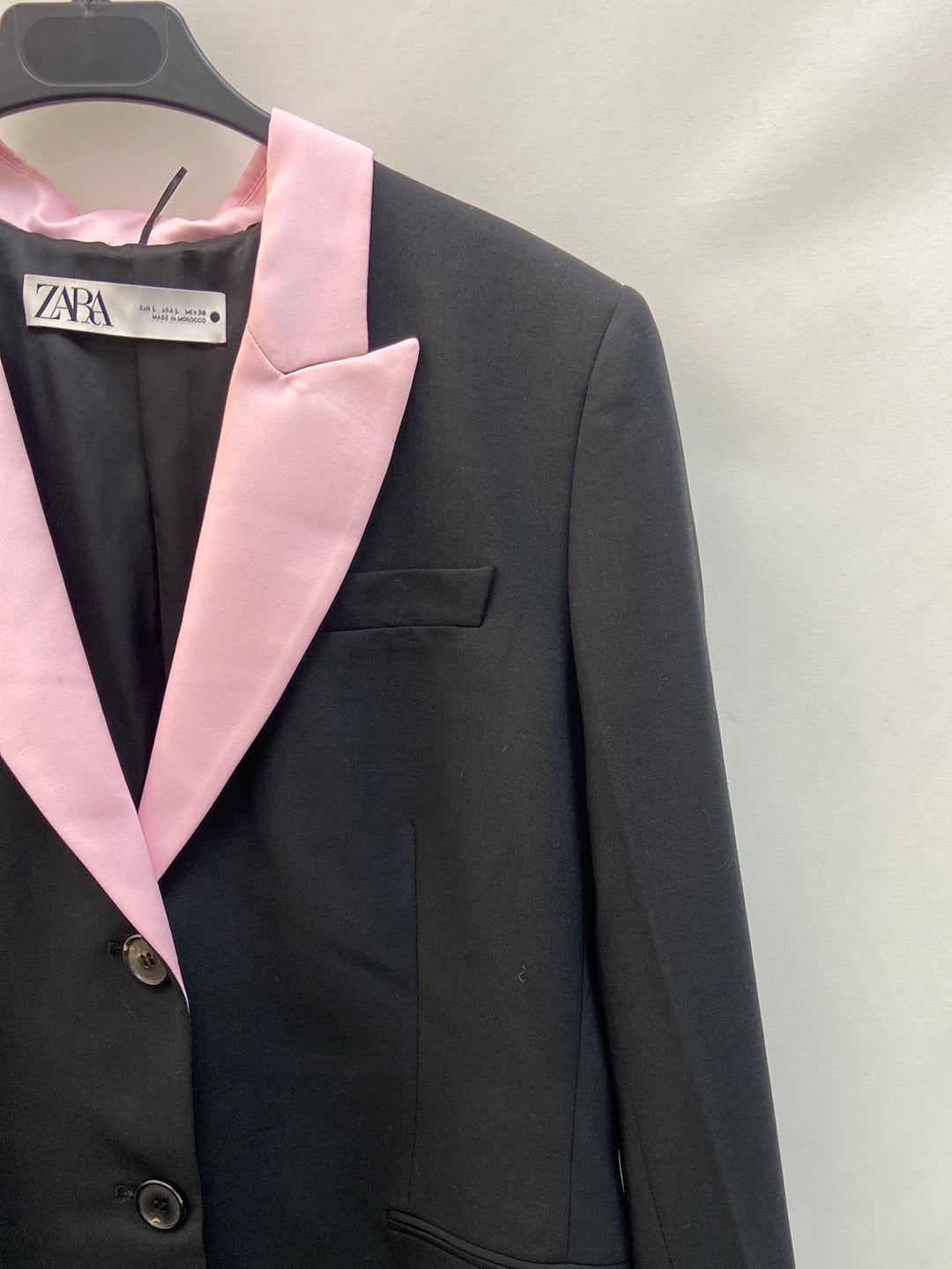 ZARA. Two-tone blazer with bow tie