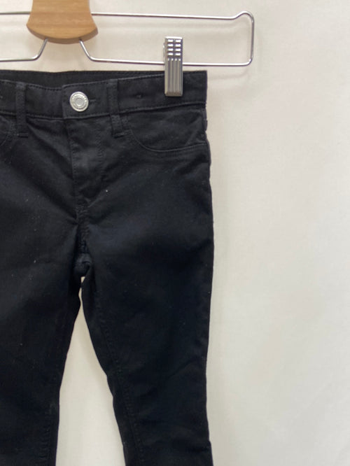 H&M.Pantalones negros 3-4 años