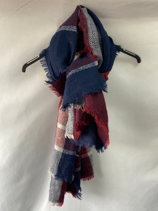 OTRAS.Bufanda oversized cuadros