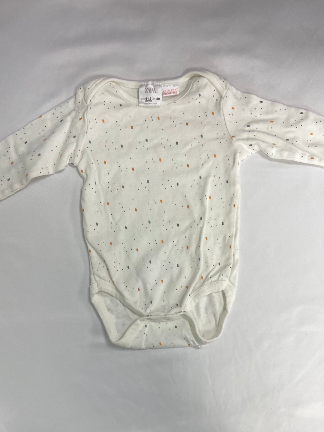 ZARA.White polka dot bodysuit S.9-12 months