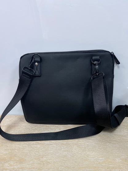 ADOLFO DOMINGUEZ. Bolso negro