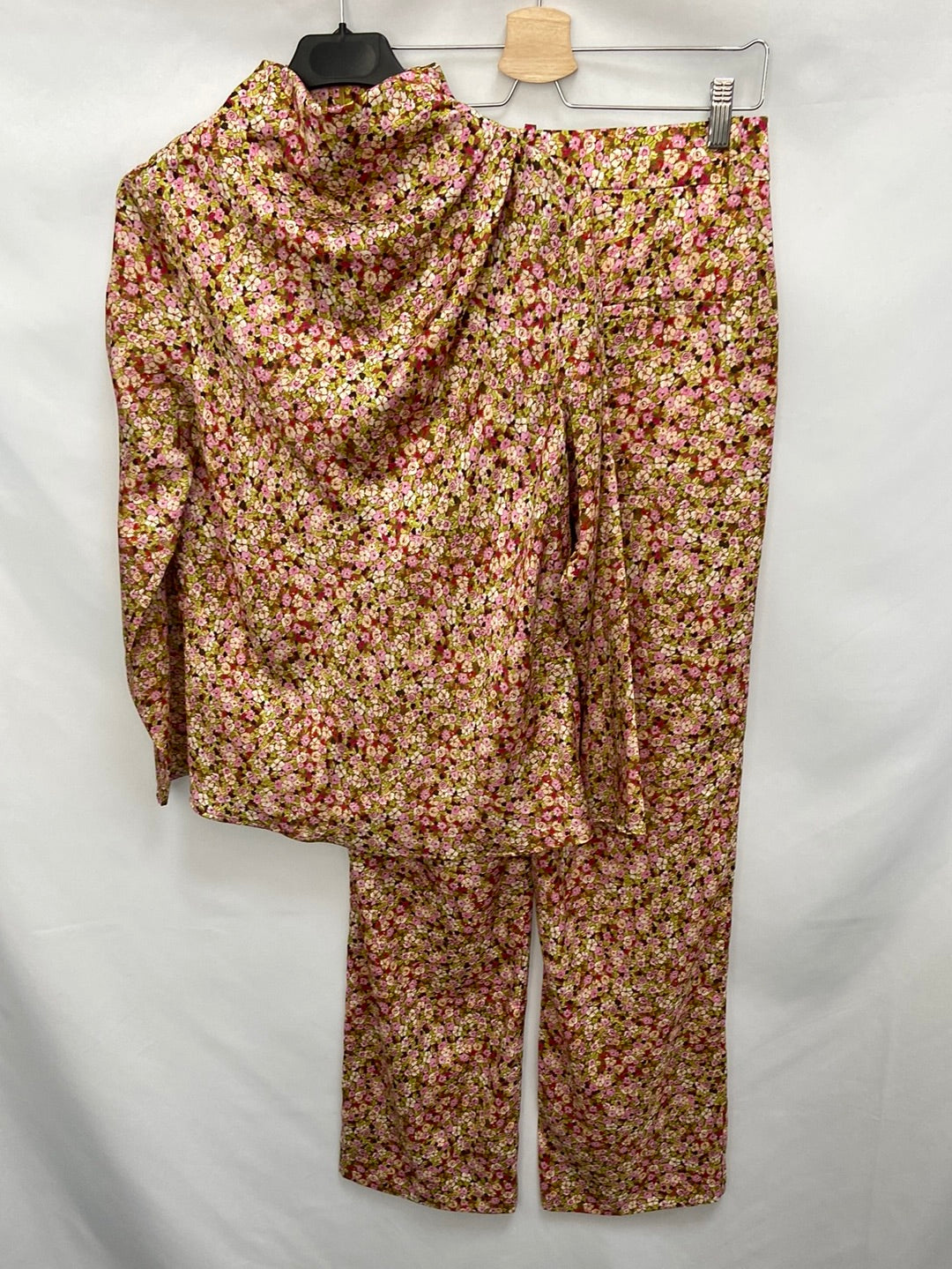 ZARA.Pantalones anchos rectos vestir flores t.s