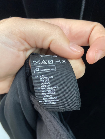 COS. Short velvet dress S.38