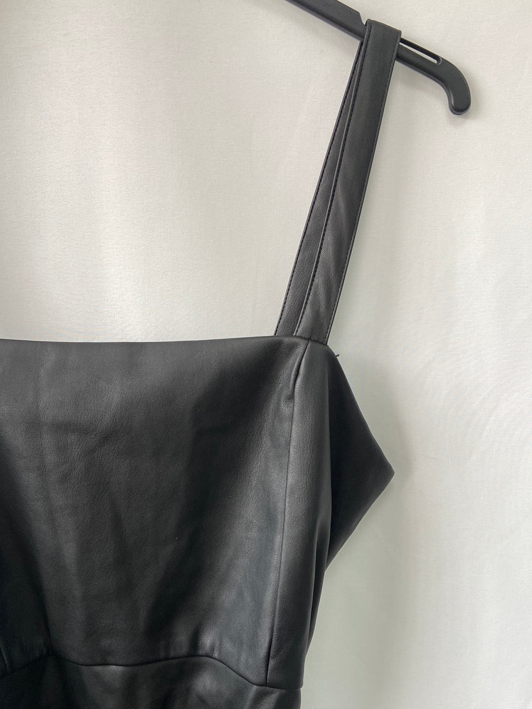 PULL&BEAR.Vestido corto polipiel T.M