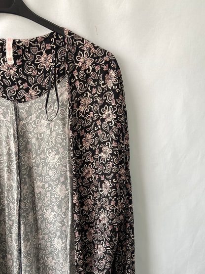 BERSHKA.Kimono flecos T.M