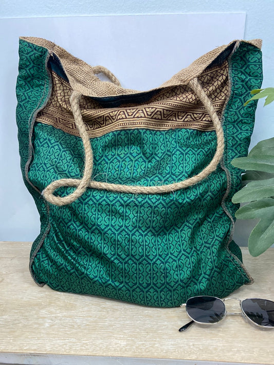 OTRAS.Bolso playero verde tela
