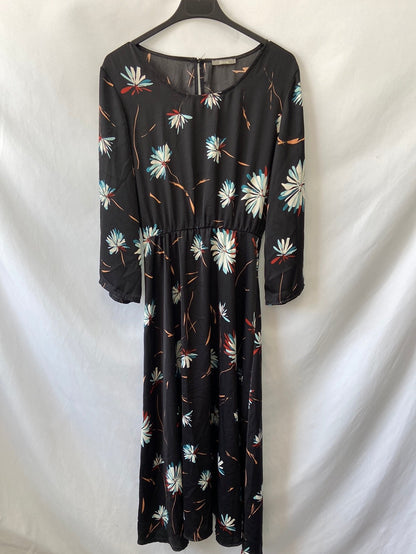 DIXIE. Vestido negro fluido flores T.u (S/M)