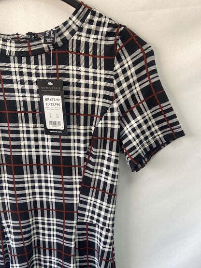 NEW LOOK. Vestido corto cuadros T.34