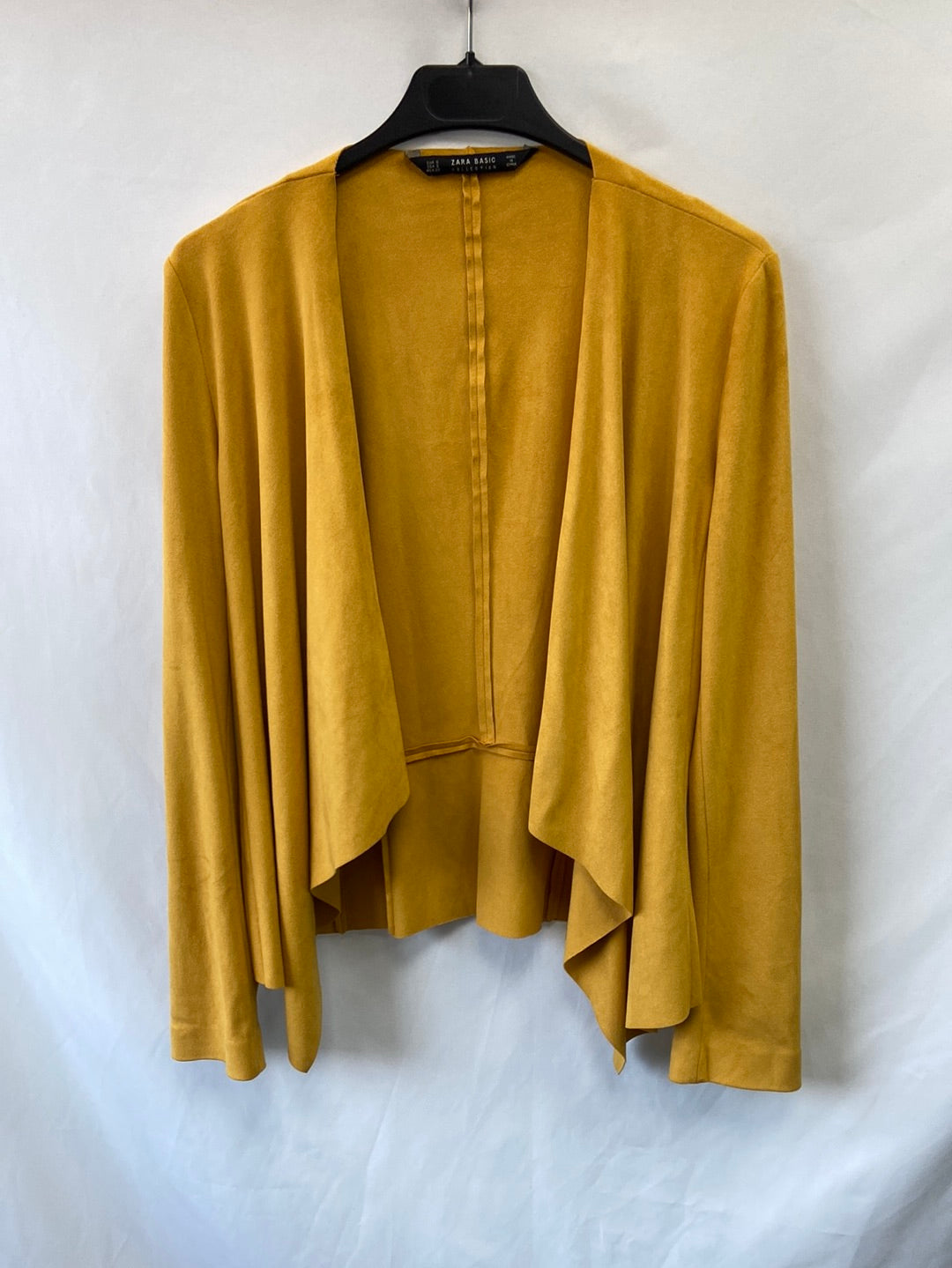 ZARA.Chaqueta fina antelina mostaza T.S