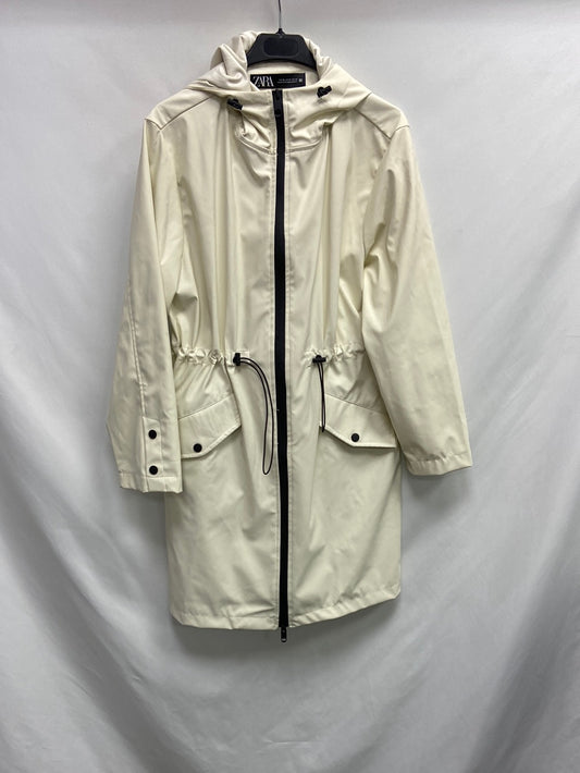 ZARA. Beige waterproof parka T.xs