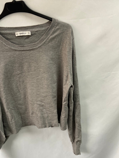 ZARA.jersey gris estilo crop volante T.M (Tara)