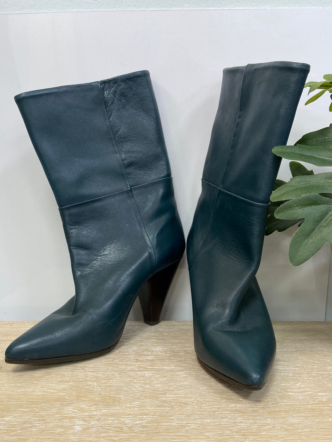 HAKEI.Botas piel verdes T.38