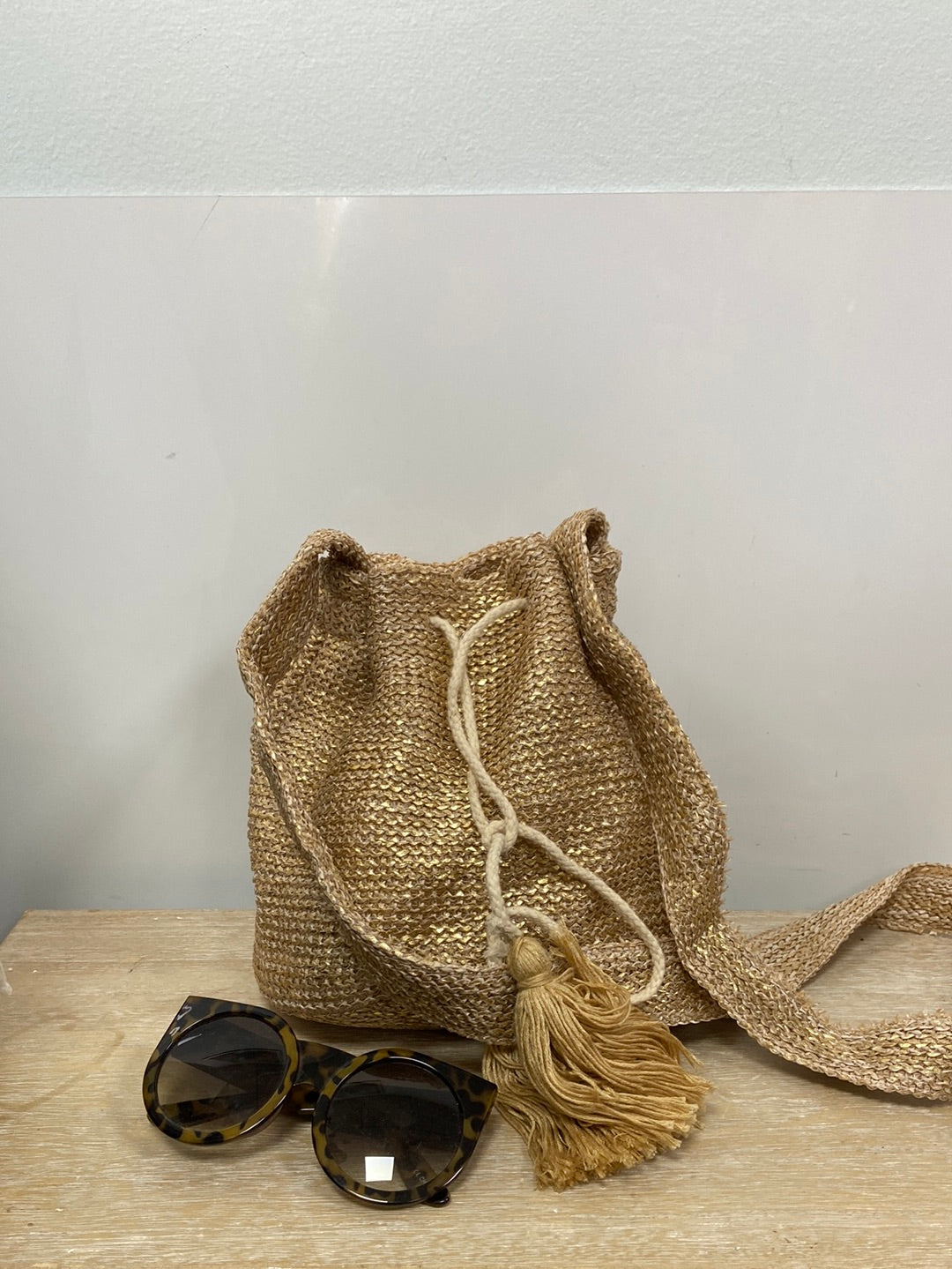 OTRAS.Bolso trenzado tipo saco