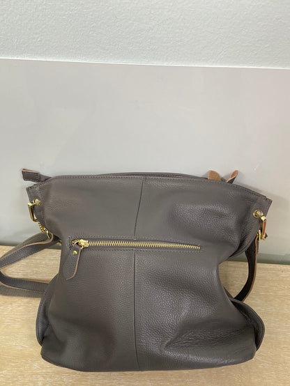 OTHERS. Gray chain bag