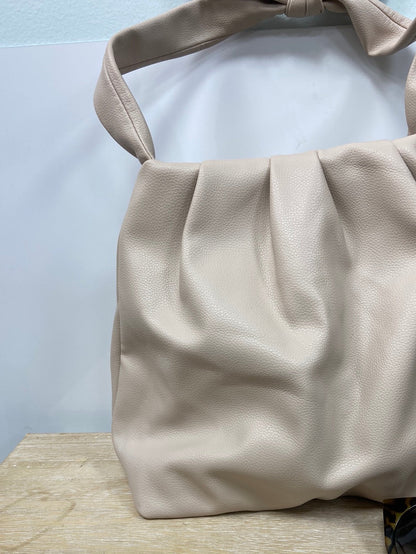 ZARA. Beige faux leather bag (medium)