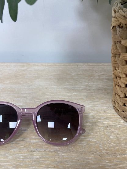 Gafas de sol malva