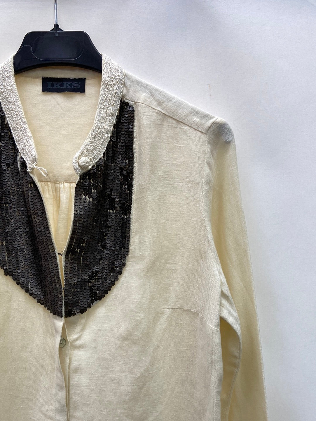 IKKS. Beige sequin blouse T.38