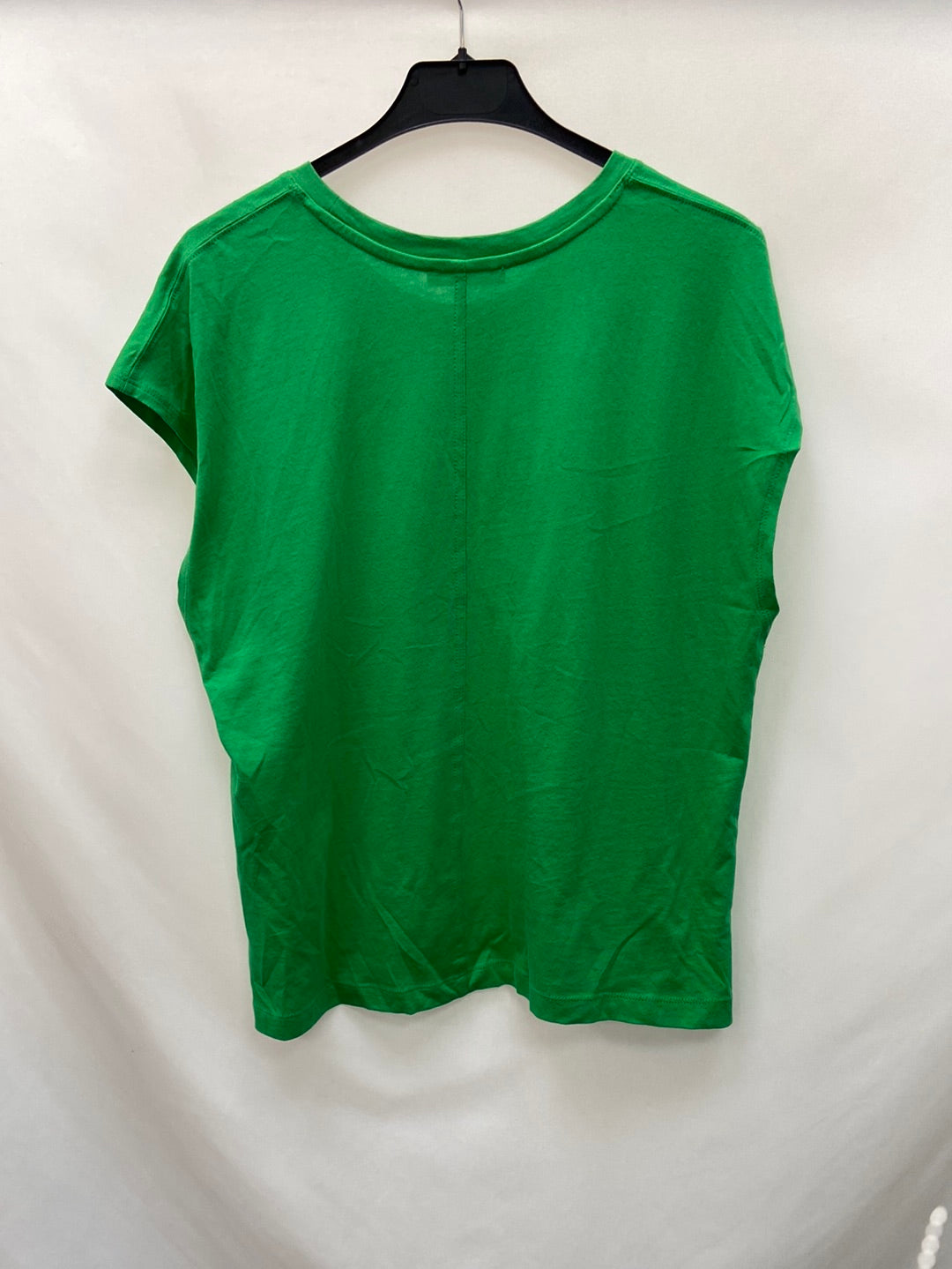 ZARA.Camiseta clásica verde T.L