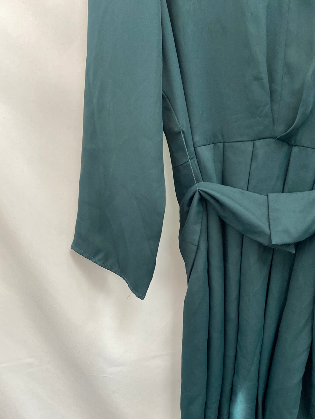 MANGO. Green dress Tm Hibuy market MANGO. Green dress Tm Hibuy market