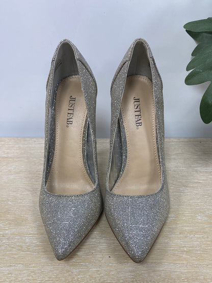 JUST FAB. Silver Stiletto 38