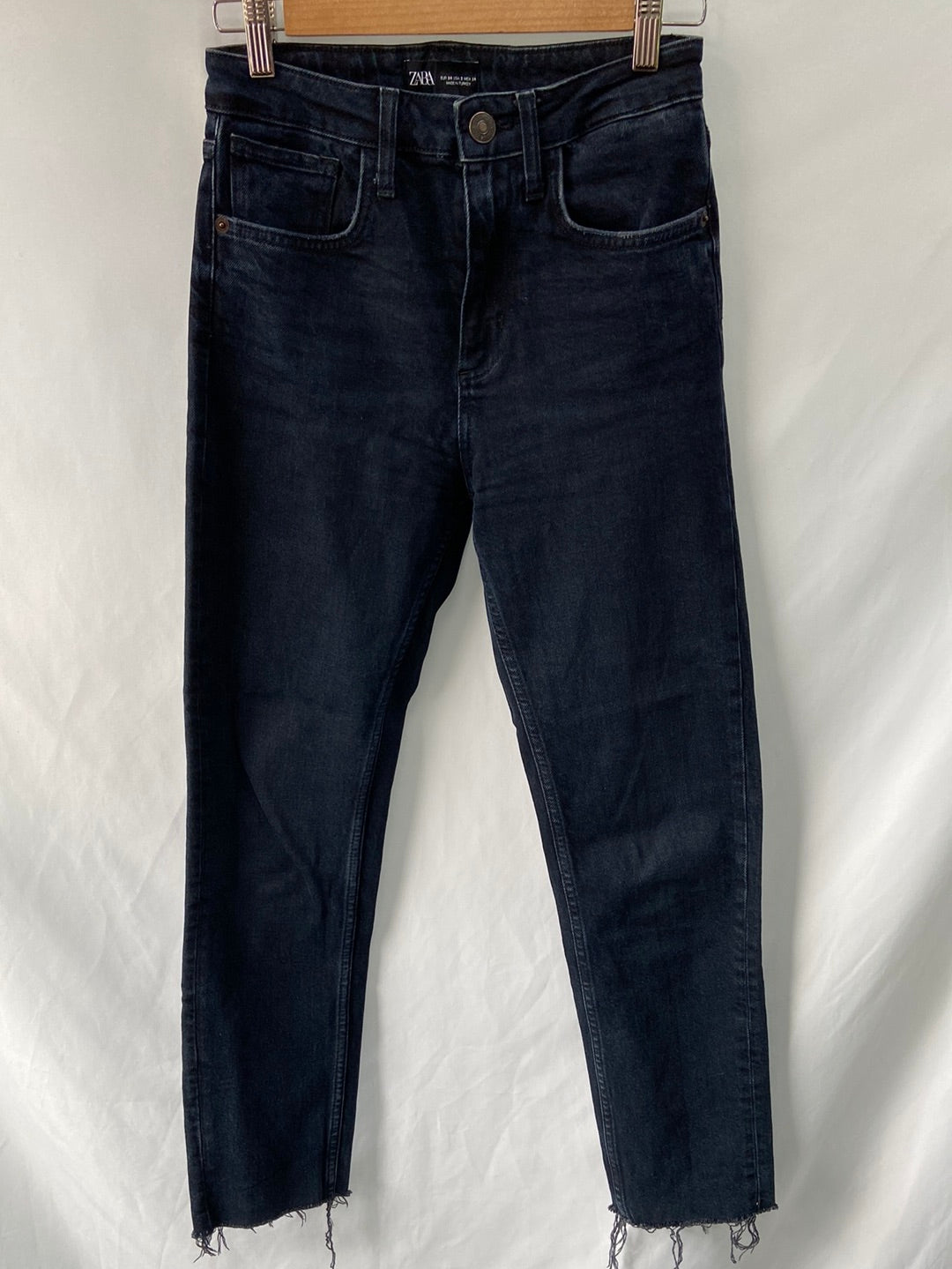 ZARA.Dark denim pants S. 34